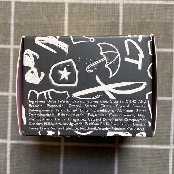 Teeez Cosmetics Smoothing Face Primer - Picture 5 of 7